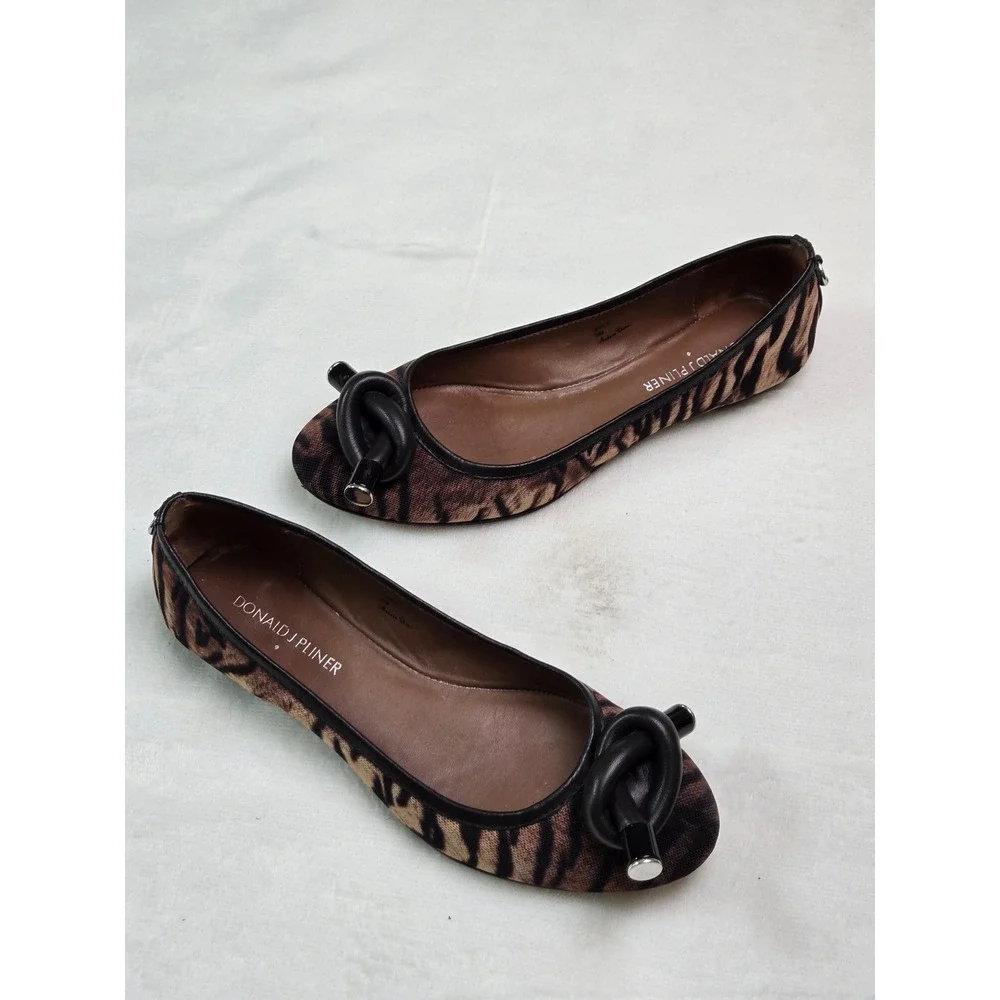 Donald J Pliner Tiger Print Ballet Flats Leather‎ Knot Detail Brown Black 6.5